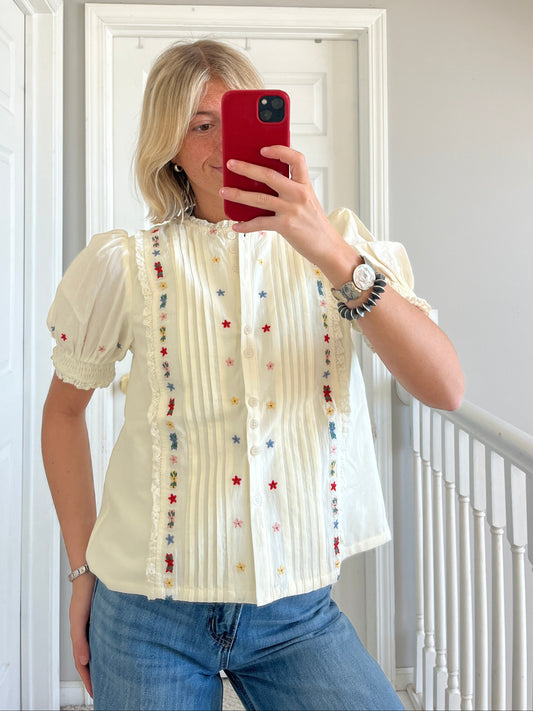 Embroidered Puff Sleeve Top